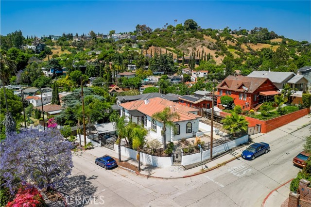 1935 Wollam Street, Los Angeles CA: https://media.crmls.org/medias/29474e9f-3fe7-4cf8-a40d-92291737540d.jpg