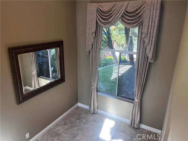 29 Del Padre, Lake Forest CA: https://media.crmls.org/medias/2947c5db-2937-43c5-ae9f-5e5d174ea087.jpg