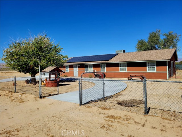 Detail Gallery Image 3 of 26 For 9869 Midway Ave, Lucerne Valley,  CA 92356 - 3 Beds | 2 Baths