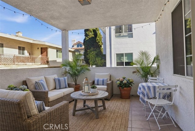 Detail Gallery Image 11 of 38 For 200 N Catalina Ave #F,  Redondo Beach,  CA 90277 - 3 Beds | 3 Baths