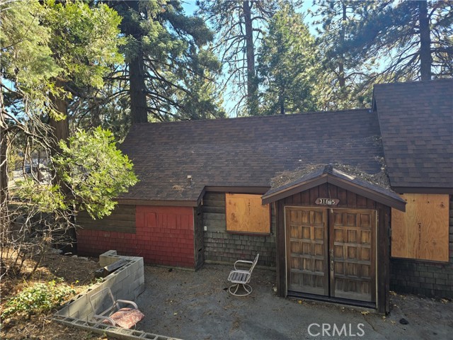 Detail Gallery Image 5 of 7 For 31845 Hilltop, Running Springs,  CA 92382 - 1 Beds | 1 Baths