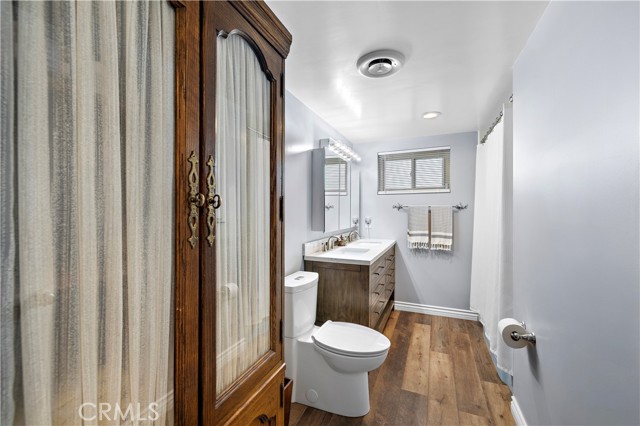2304 Lewis Street, Santa Ana CA: https://media.crmls.org/medias/294957a7-f0b2-4392-b840-49af1ccd1ed6.jpg
