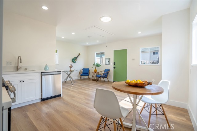 1906 Ruhland Avenue, Redondo Beach, California 90278, 3 Bedrooms Bedrooms, ,2 BathroomsBathrooms,Residential,For Sale,Ruhland,SB24235886