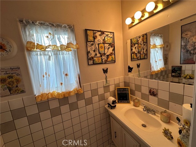 Detail Gallery Image 12 of 24 For 22901 Leonora Dr, Woodland Hills,  CA 91367 - 3 Beds | 1/1 Baths