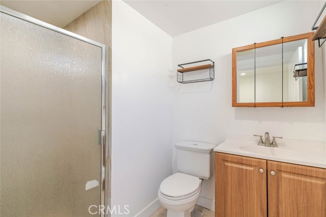 Detail Gallery Image 9 of 14 For 11246 Saticoy, Sun Valley,  CA 91352 - 2 Beds | 2 Baths