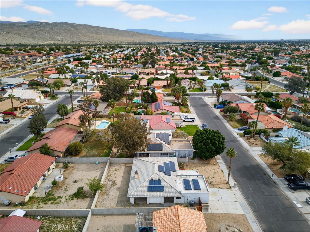 https://media.crmls.org/medias/294c0045-b03e-4312-af26-1acd138c8c2f.jpg?preset=X-Large