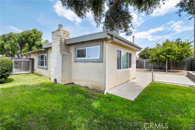 1020 W Cherry Avenue, Lompoc CA: https://media.crmls.org/medias/294c678f-268e-4fe1-b515-6379fb13c64f.jpg