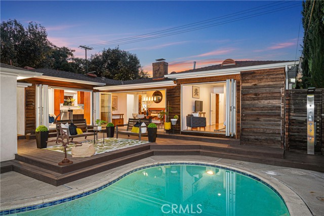 1320 West Oak Street photo 4