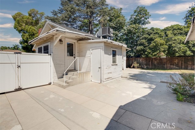 1206 N Keystone, Burbank CA: https://media.crmls.org/medias/294cf41c-0045-426d-ab43-0196ac551353.jpg