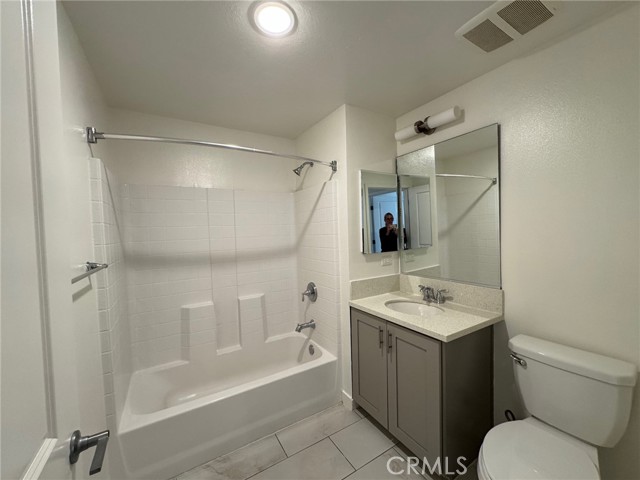 Detail Gallery Image 11 of 37 For 1025 S Berendo St #411,  Los Angeles,  CA 90006 - 2 Beds | 2 Baths