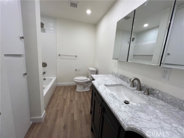 Detail Gallery Image 16 of 27 For 12314 Breezewood Dr #B,  Whittier,  CA 90604 - 2 Beds | 1/1 Baths