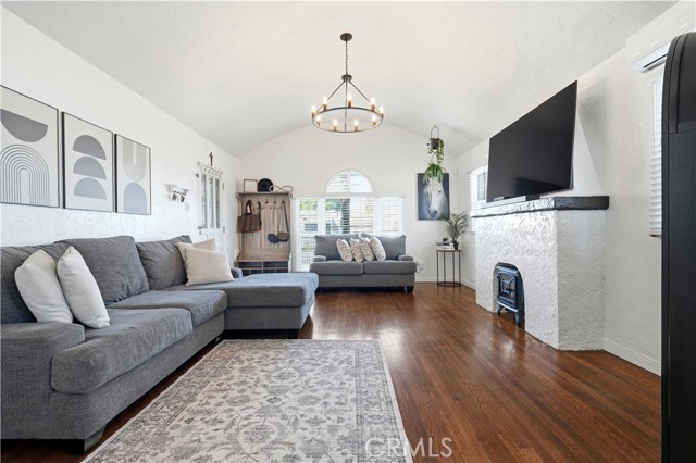 Detail Gallery Image 6 of 21 For 2652 109th, Lynwood,  CA 90262 - 2 Beds | 1 Baths