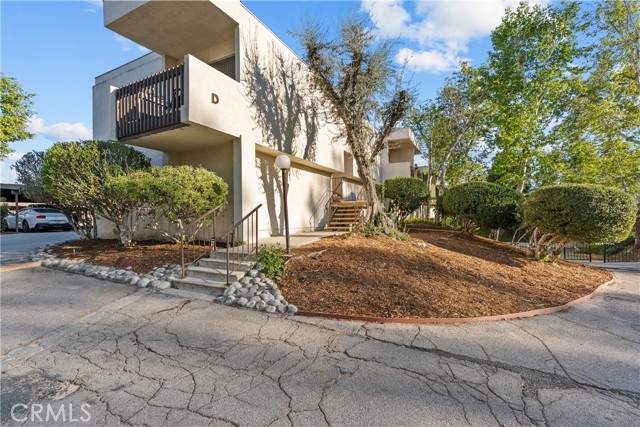 Detail Gallery Image 2 of 36 For 23515 Lyons Ave #S7,  Valencia,  CA 91355 - 1 Beds | 1 Baths