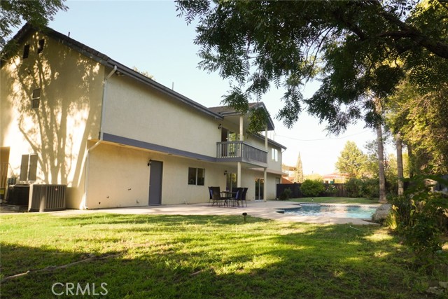 23242 Burbank Boulevard, Woodland Hills CA: https://media.crmls.org/medias/294ddfb6-9581-42c1-9fbd-2000751db8b6.jpg