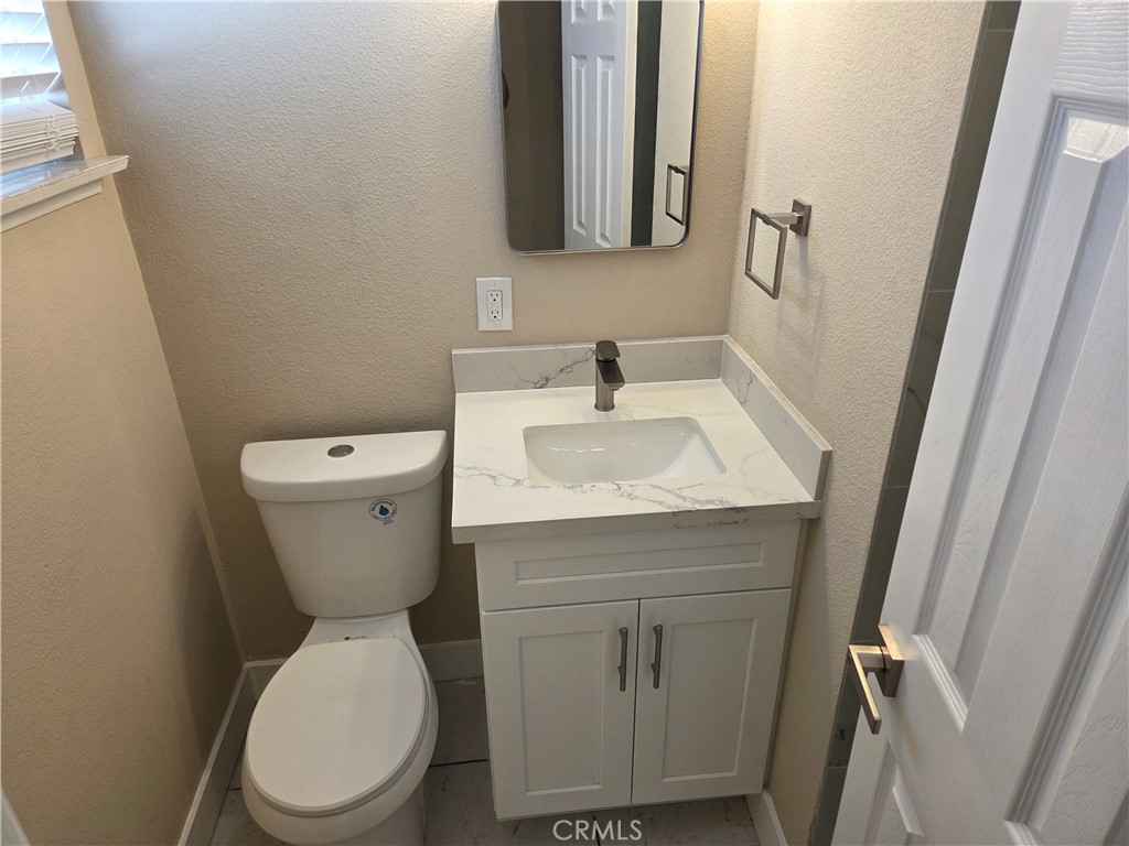 https://media.crmls.org/medias/294eb221-c9da-4a20-baf6-34c8646a4c61.jpg?preset=X-Large