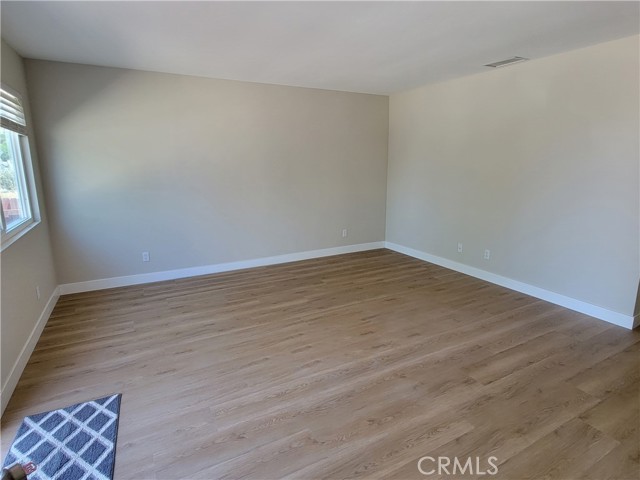 Detail Gallery Image 4 of 15 For 15475 Shadow Mountain Ln, Lake Elsinore,  CA 92530 - 3 Beds | 2 Baths