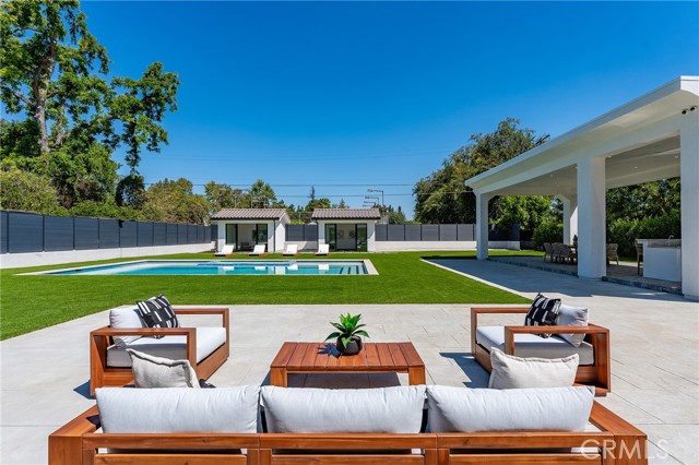 Detail Gallery Image 46 of 74 For 13807 Magnolia Bld, Sherman Oaks,  CA 91423 - 5 Beds | 4/1 Baths