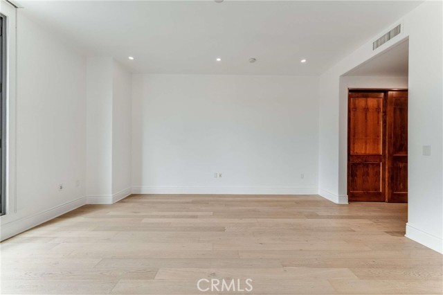 345 E Colorado Boulevard, Pasadena CA: https://media.crmls.org/medias/294ff3ce-ee34-4974-aa1b-5d5e0e29768e.jpg