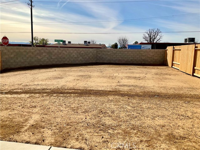 Detail Gallery Image 22 of 34 For 5103 Cohiba Ct, Bakersfield,  CA 93307 - 6 Beds | 3 Baths