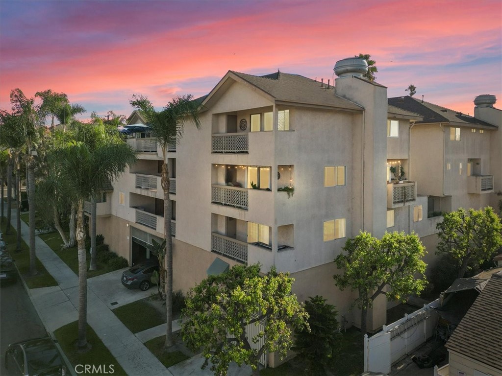 1001 Belmont Avenue #208