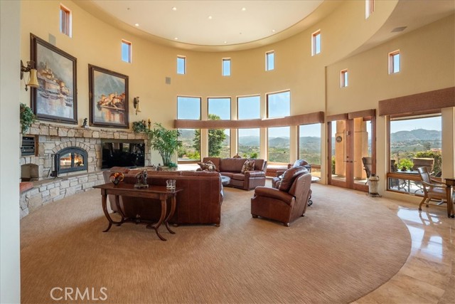 1917 Santa Margarita Drive, Fallbrook CA: https://media.crmls.org/medias/295273e6-a6a2-4f3a-8ceb-3c111b4bbf06.jpg