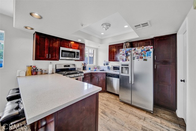 452 Chatsworth Dr. photo 8