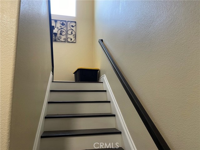 14105 Almond Grove Court, Eastvale CA: https://media.crmls.org/medias/2953649c-0fa0-4ca4-b5ac-e933133e3e33.jpg