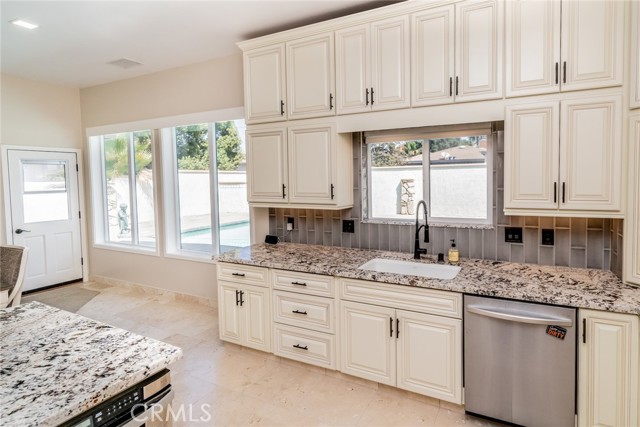 Detail Gallery Image 13 of 26 For 818 W Princeton St, Ontario,  CA 91762 - 3 Beds | 2 Baths