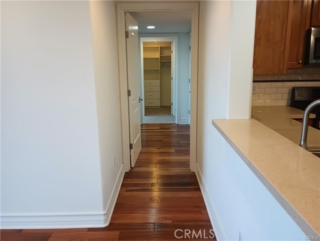 Detail Gallery Image 8 of 23 For 837 N Hudson Ave #305,  Los Angeles,  CA 90038 - 2 Beds | 2 Baths