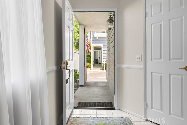 Detail Gallery Image 3 of 22 For 15058 Providence Ln, North Hills,  CA 91343 - 3 Beds | 2/1 Baths