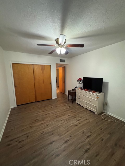 1004 Paloma Street, Bakersfield CA: https://media.crmls.org/medias/29547e31-7eaf-4e46-b304-e989b33ec36f.jpg
