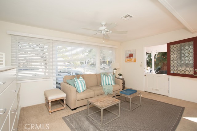Detail Gallery Image 4 of 11 For 521 Carnation Ave, Corona Del Mar,  CA 92625 - 2 Beds | 1 Baths