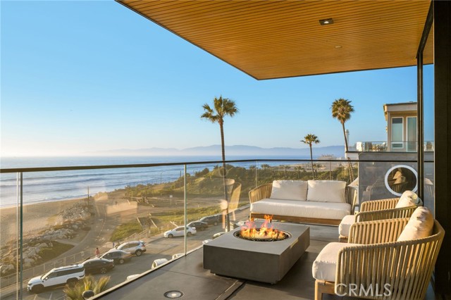 4320 The Strand, Manhattan Beach CA: https://media.crmls.org/medias/29551b57-6674-45c7-a976-3c84be32e675.jpg