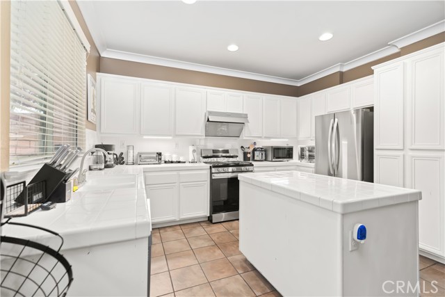 8330 Highridge Place, Rancho Cucamonga CA: https://media.crmls.org/medias/29553a97-feb5-4e4d-b8a8-6e0a5ef697d0.jpg