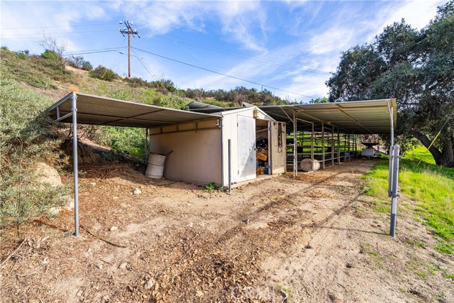 28132 Oak Spring Canyon, Canyon Country CA: https://media.crmls.org/medias/29559ee5-9d3e-4004-a1cc-6e2c739110c6.jpg