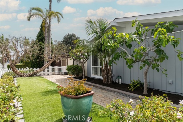 439 S Prospect Avenue, Manhattan Beach CA: https://media.crmls.org/medias/29564ca4-9df4-4e22-a281-faedbd0cd1bb.jpg
