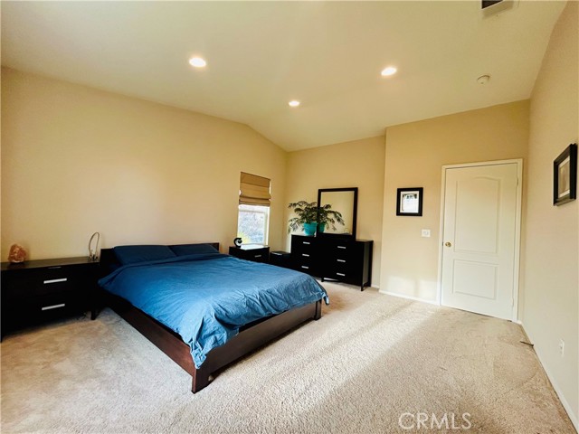 Detail Gallery Image 18 of 28 For 28238 Alton Way, Castaic,  CA 91384 - 4 Beds | 2/1 Baths