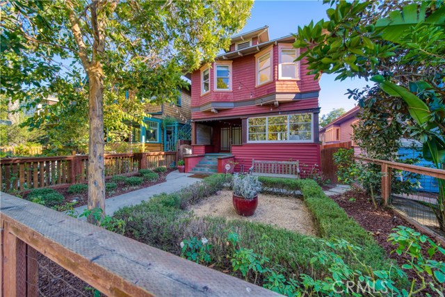 34 Park Avenue Venice, California A beautifully remodeled & well-maintained Craftsman-style home tucked away on the best and most historic walk street in Venice, steps from the beach, and within short walking distance from Abbott Kinney Blvd and Rose Ave, with their many upscale boutiques, shops, fine restaurants and wine bars. This 4bd/3ba home effortlessly combines timeless charm with designer sophistication. The 2,112 sq ft of bright & sunny living space features large windows for plenty of natural sunlight. An open floor plan makes indoor and outdoor entertaining a breeze. The original hardwood floors lend character to the space, whilst the newly renovated designer kitchen (Miele and Fisher & Paykel appliances), adds a modern touch. A Pelican PC1000 water filtration system with UV creation offers whole house filtration. The front porch and rear deck offer a comfortable sitting area to unwind al fresco. Second floor features 2 bedrooms, 2 designated washer & dryer space, large bathroom with authentic vintage details including a clawfoot tub. An adjacent separate living area includes another spacious bedroom, bathroom & loft area, perfect to integrate in the main living area as guest living quarters or a sizeable home office. The rooftop deck offers breathtaking ocean views. A 3-car parking pad is located in the rear. This home is situated in a prime location, near Silicon Beach, Venice Canals, the award-winning Coeur d'Alene Elementary School, the fabulous Claire Fountain pre-school.