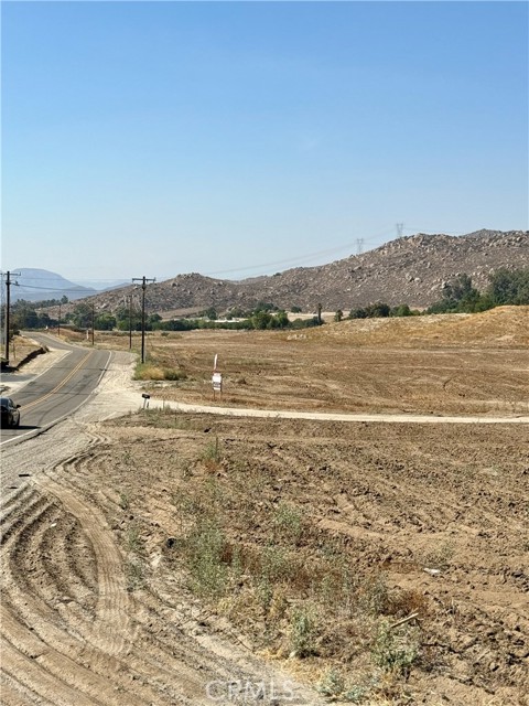 25 Juniper flats road, Nuevo CA: https://media.crmls.org/medias/2957ac90-0730-422d-bce8-de79c66c59c5.jpg