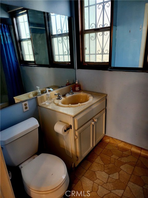 6812 South Van Ness photo 16