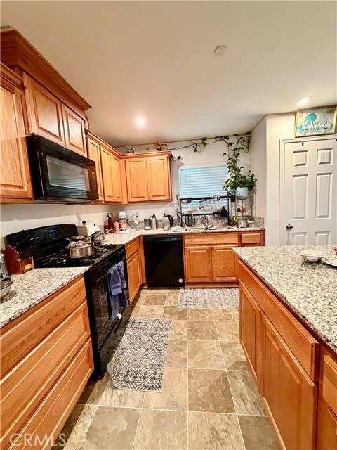 Detail Gallery Image 11 of 39 For 156 Harp Ct, Merced,  CA 95341 - 4 Beds | 3 Baths