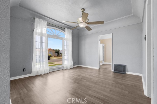 2850 S Norton Ave, Los Angeles CA: https://media.crmls.org/medias/2959bddf-b4b5-40cd-aa58-674f834e5538.jpg