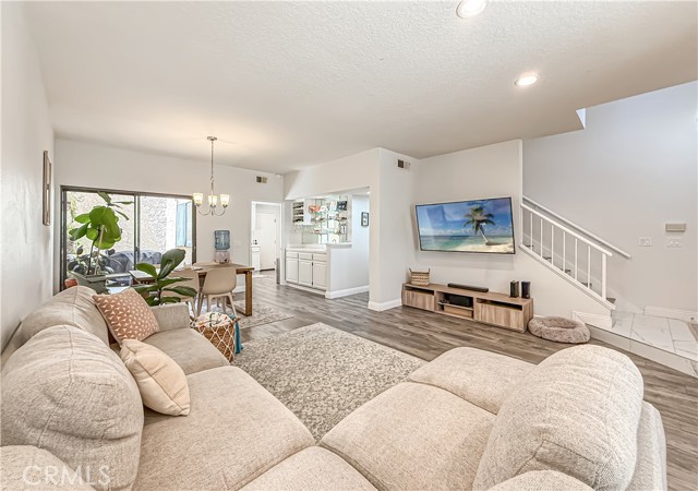 450 Country Club Drive, Simi Valley CA: https://media.crmls.org/medias/295a3ac9-18cb-46db-8389-49ed4e1d2ad8.jpg