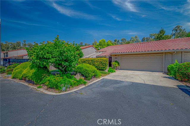1305 Paseo Redondo Drive, Merced CA: https://media.crmls.org/medias/295a4145-9498-4b22-81e6-67e88073d0ce.jpg