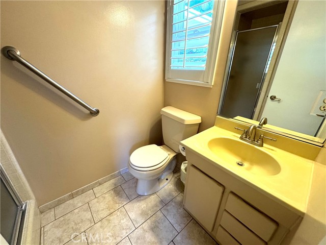 Detail Gallery Image 16 of 26 For 2347 W Coronet Ave, Anaheim,  CA 92801 - 4 Beds | 2 Baths