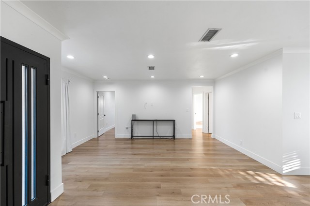 6653 Belmar Avenue, Reseda CA: https://media.crmls.org/medias/295beae3-8fd2-424b-9cd7-8368fb3942d1.jpg