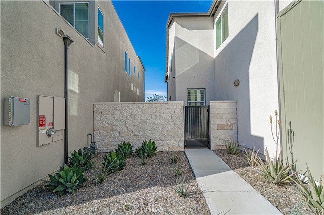 Detail Gallery Image 27 of 35 For 27081 Amber Sky Way, Valencia,  CA 91381 - 3 Beds | 2/1 Baths