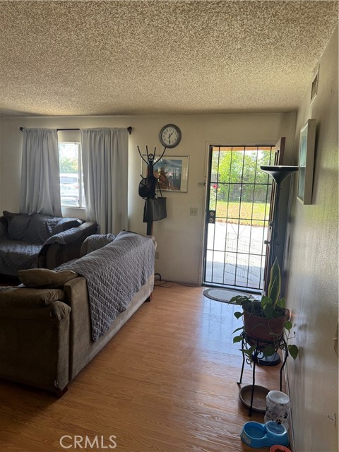 14222 Filmore Street, Arleta CA: https://media.crmls.org/medias/295c253e-ee2c-4892-b737-537c45e2c43b.jpg