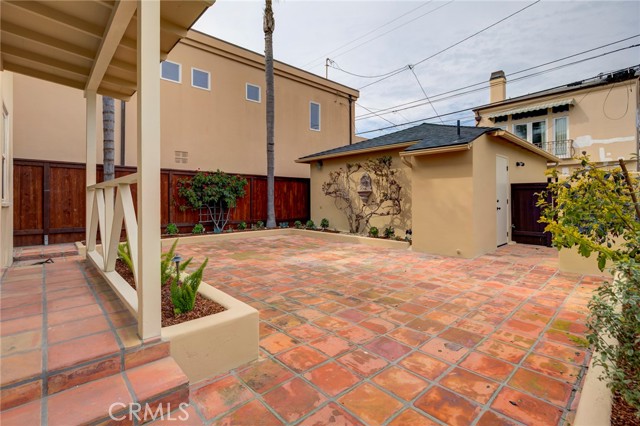 Detail Gallery Image 24 of 26 For 333 5th St, Manhattan Beach,  CA 90266 - 3 Beds | 2/1 Baths