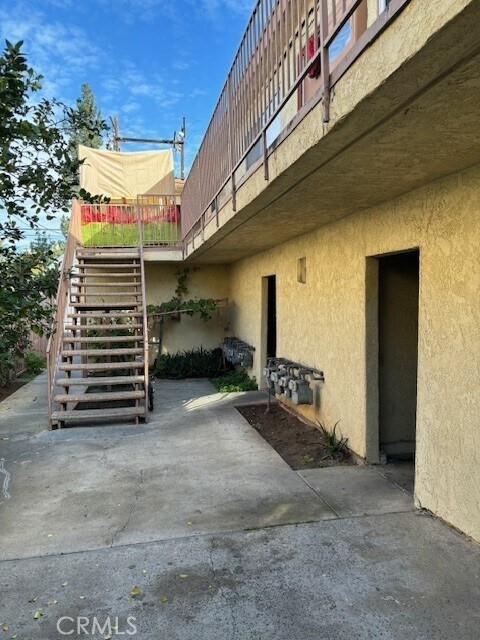 Detail Gallery Image 2 of 6 For 717 N Garfield St, Santa Ana,  CA 92701 - – Beds | – Baths